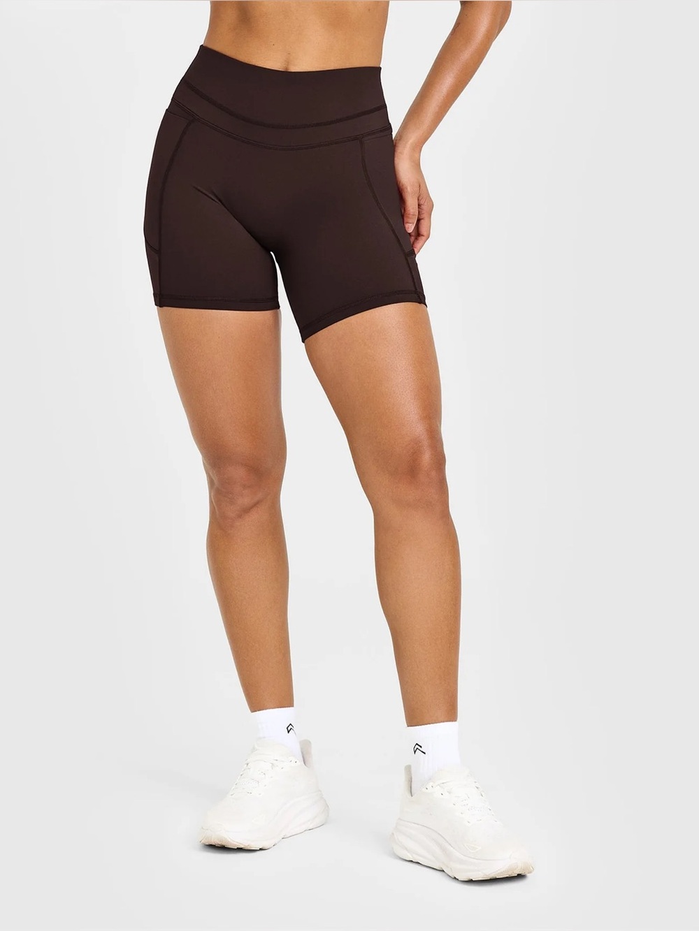 ONER ACTIVE UNIFIEDMOVE™ HIGH WAISTED POCKET SHORTS 6" IN 70% COCOA - Picture 6 of 9